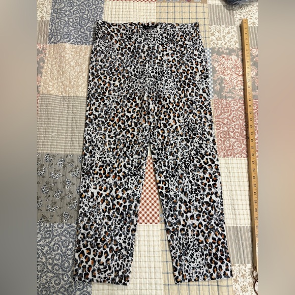 🐆Leopard Print Pants 🐆 - Picture 2 of 10